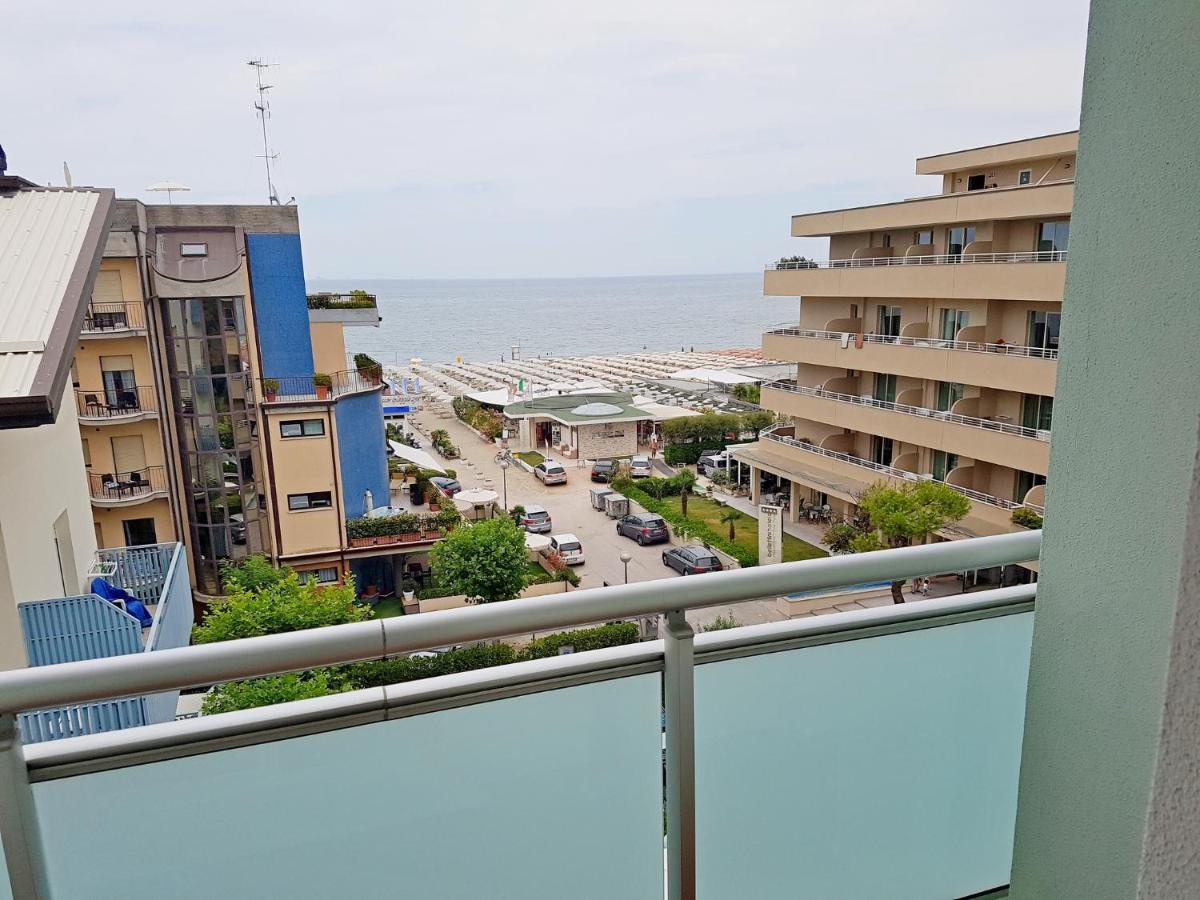 Hotel Sorriso Milano Marittima Ngoại thất bức ảnh