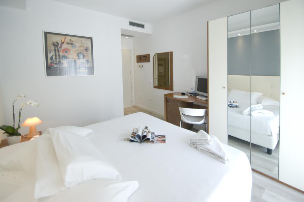 Hotel Sorriso Milano Marittima Phòng bức ảnh